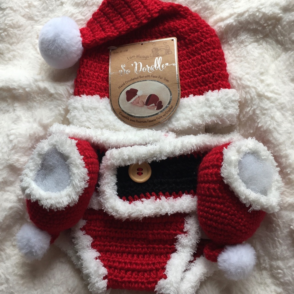 Hand Crocheted Set with Faux Fur Trm